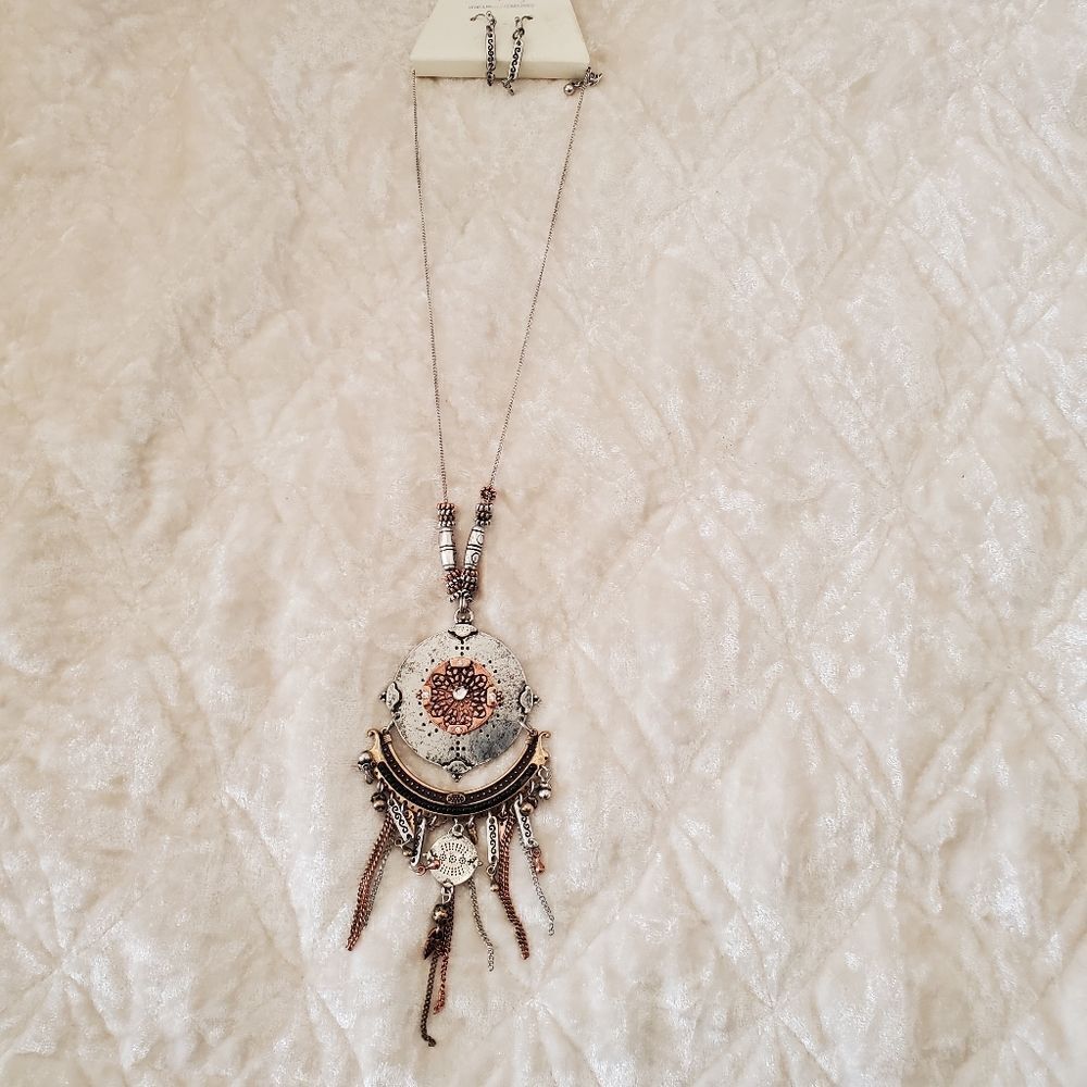 Fashion Jewelry Women's Silver Tone Necklace Southwestern